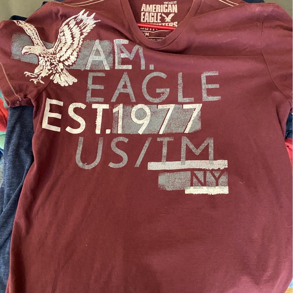 Men’s short sleeve T-shirt.